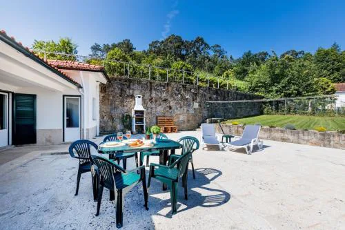 Casa da Leira with Garden