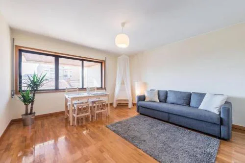 Gaia House - Apartamento com Metro à Porta e Centro Histórico Perto