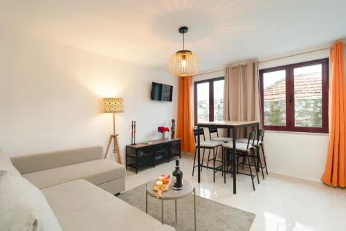 HostWise - Artistic Escape with Modern Comfort