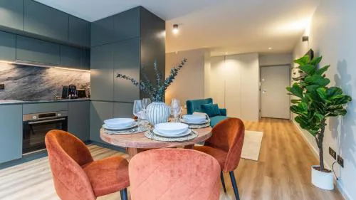 RUAH Apartments by LovelyStay