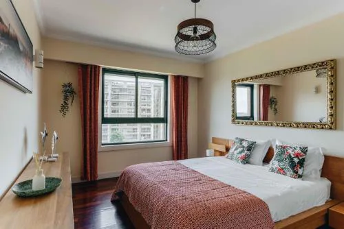 Spacious 1BR with Parking in Quiet Area