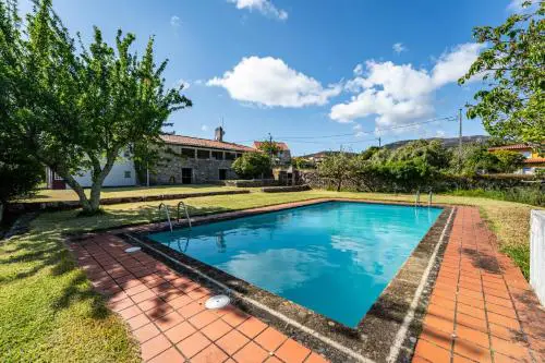 Casa das Pintoras Garden and Pool
