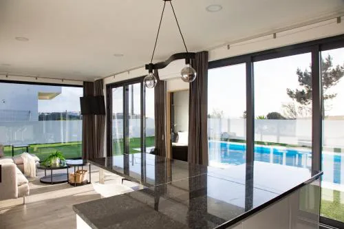 Premier Palaca ground floor, walk to reserve, Riberira d'IIlas, town of Ribamar