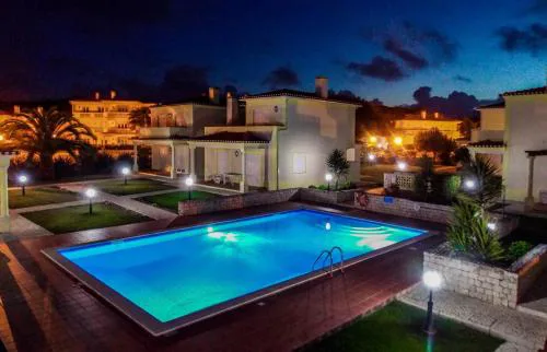 Praia Del Rei Pool View