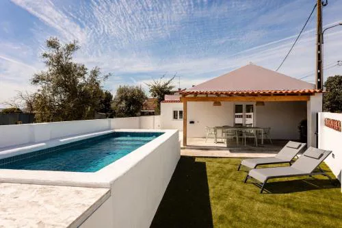 Country Pool House 27