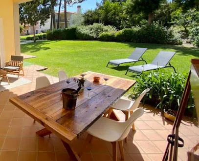 West Nest Praia del Rey
