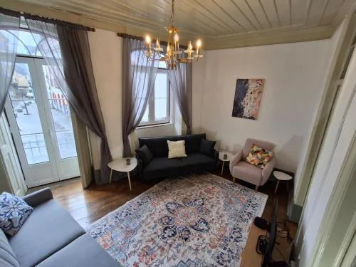Casa da Maya - Historic Townhouse, N2 Stop and Nature Retreat