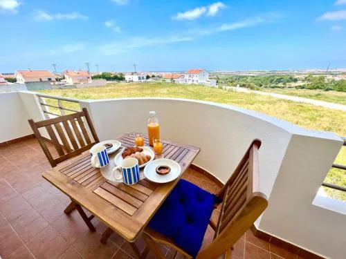 Apartamento T2 com vista panorâmica sobre a costa