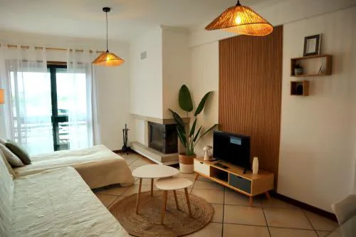 Gare Do Sol Free Parking and Smart TV