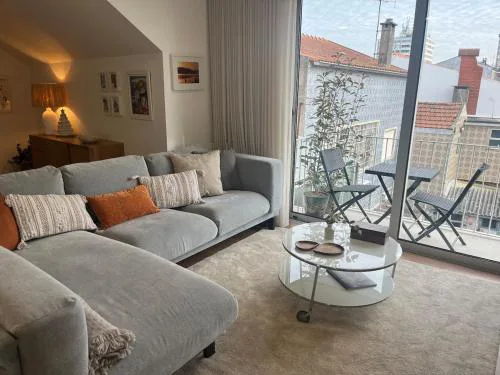 Sunny Center Apartment