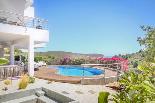 4 Bed 4 bath Villa with Pool & Stunning Sea Views