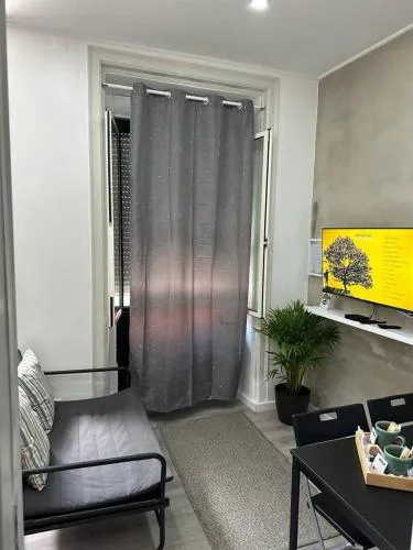 1 Bed-Flat 150 metros from beach