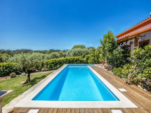 Carcavelos Villa with Pool