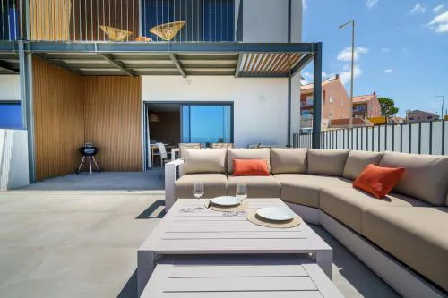 Julião Beach House in Carvoeira by Lisbeyond