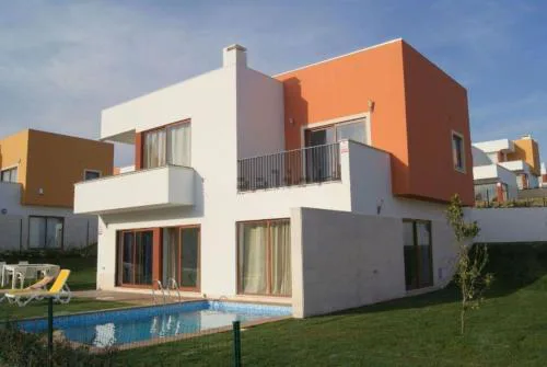 Villa Monica 500 m from Obidos Lagoon