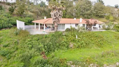 Nice quiet holiday bungalow Casa Covas on Quinta do Retiro