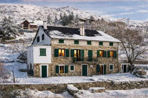 Casas Nelita
