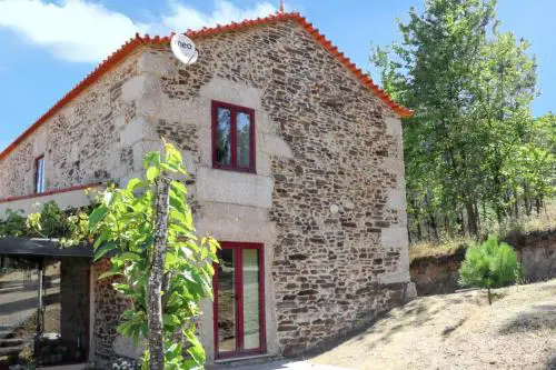 Cozy House in Seia with Fireplace