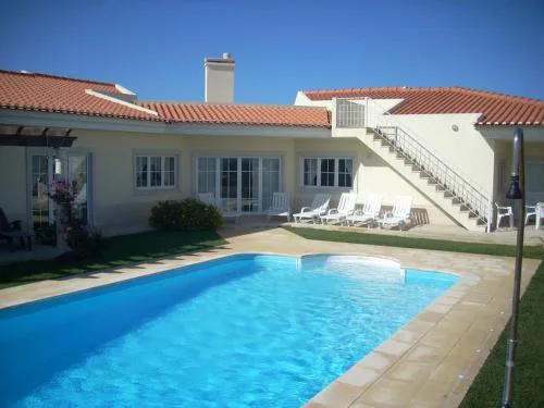 Luxury 6 Bedroom Oceanfront Vila - Sleeps 22 Guests