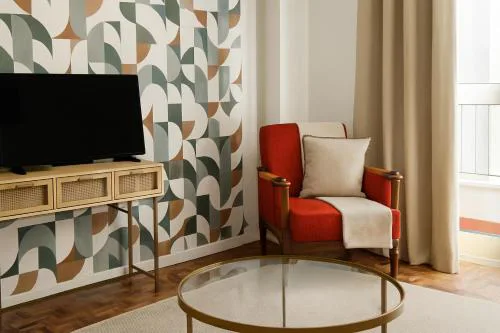 Vintage 2-Bed Apt with Music Room