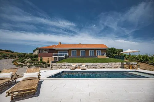 Advania Country House