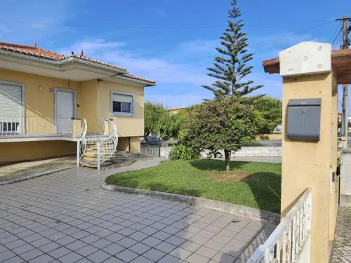 Apartment Haus Roda - Ferienwohnung in Praia Areia Branca by Interhome