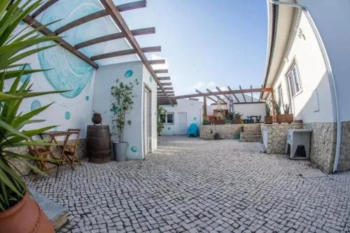 Charming House with Shared Pool in Atalaia, 110 m²