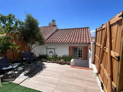 Cozy home & garden for people & dogs