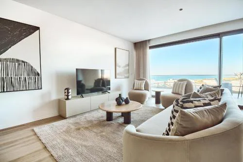 Exquisite Sea View Apartment - 24E