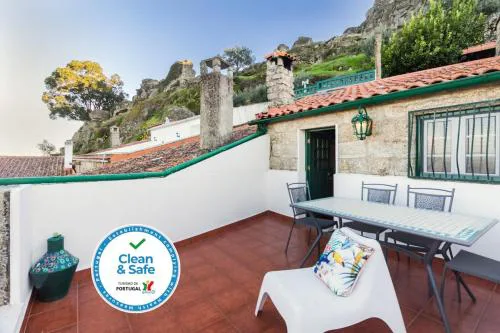 Casa Mont'Santo with Balcony & Terrace