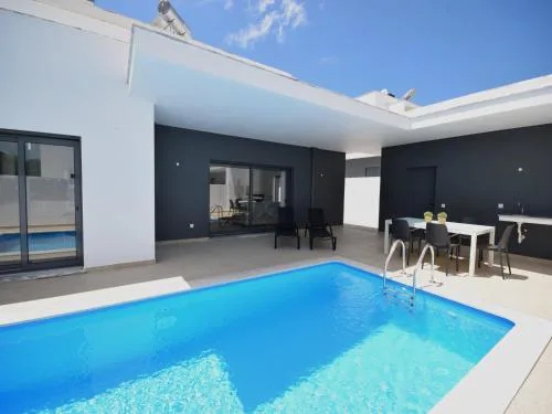 Sunny Villa Near Óbidos w Beaches