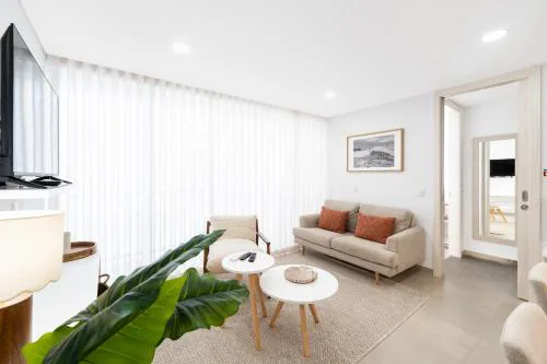 Big Waves Retreat Nazaré - By Nest & Co