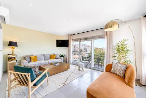 Boutique Living - Rooftop Pool & Sea Views