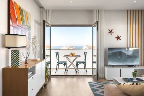 Ocean Lookout with private parking in the heart of Nazaré