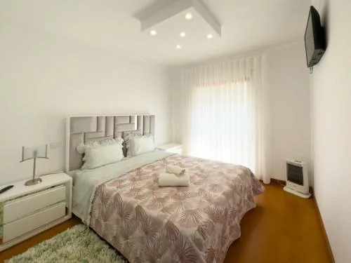 Rua professora Virgilia Bloco A Porta n 2 1 Esq