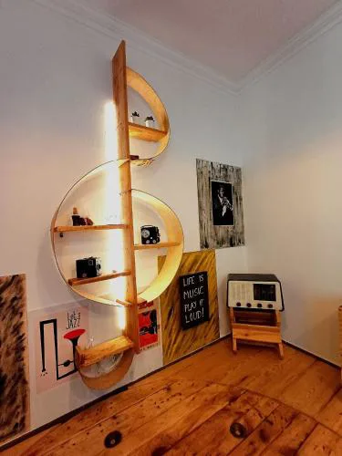 Casa 40th-Music Wood House