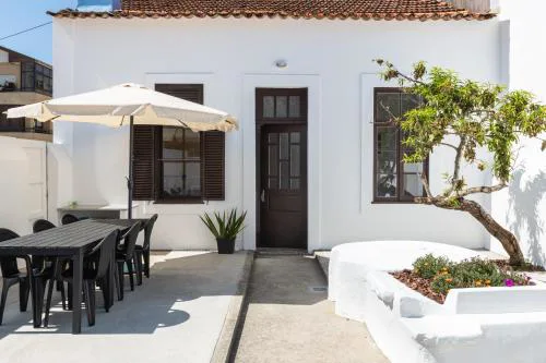 Furadouro Surf Camp (House)