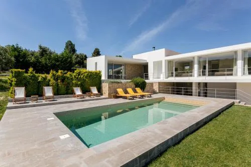 GuestReady - Exquisite villa w/ Pool & Parking