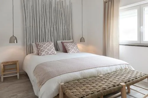 Mare Cheia (High Tide) Beach and Surf Apartments