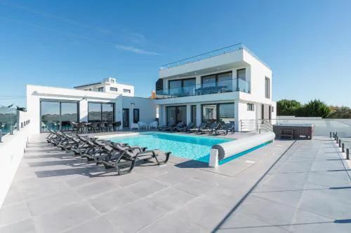Villa Gold with ocean view, jacuzzi and private pool