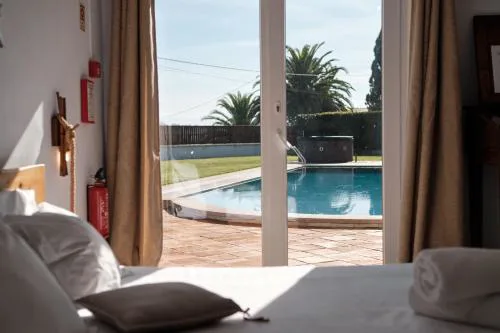 A Casa Branca - with Pool & Jacuzzi