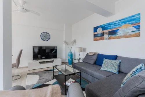 Sea Dunes Apt - 3 BR with sea view