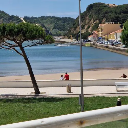 Bay House with pool 1 minute from the beach