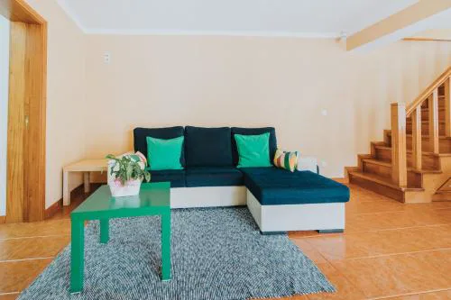 10 min from the beach Game room with fireplace Pool
