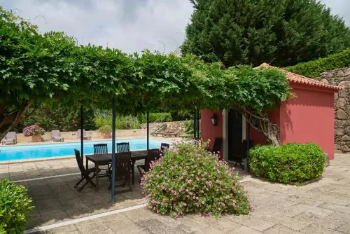2BR Farmhouse with Swimming Pool, By TimeCooler