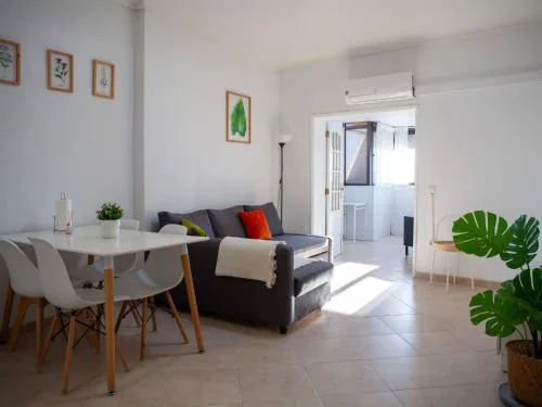 Apartment Just4u Wohnung 2 mit AC in der Nähe von Lissabon und Strand by Interhome