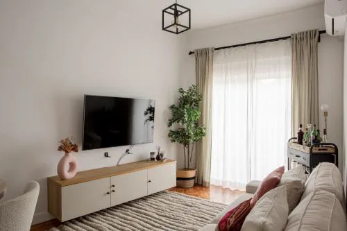Lisbon Riverside Retreat 2BR in Almada