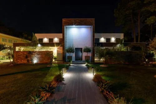 Lux Villa with heated indoor Pool at Aroeira Sea & Golf Resort - Lisbon