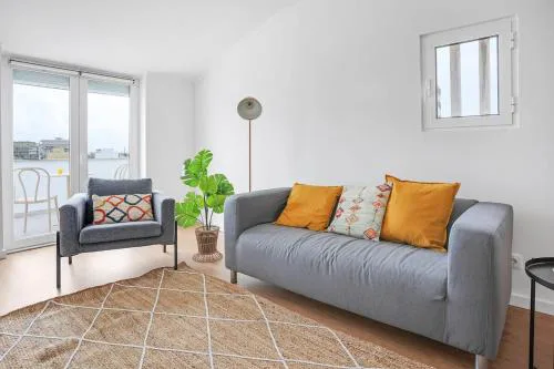 One bedroom Apt in Almada - Balcony with River Views by Lisbeyond