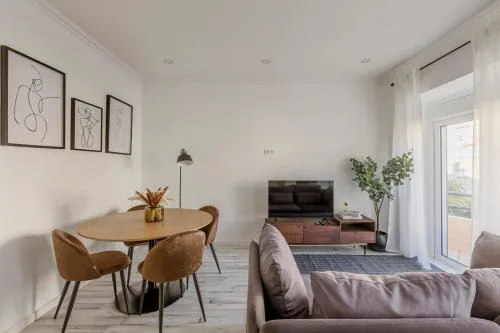 Amadora Flat 6